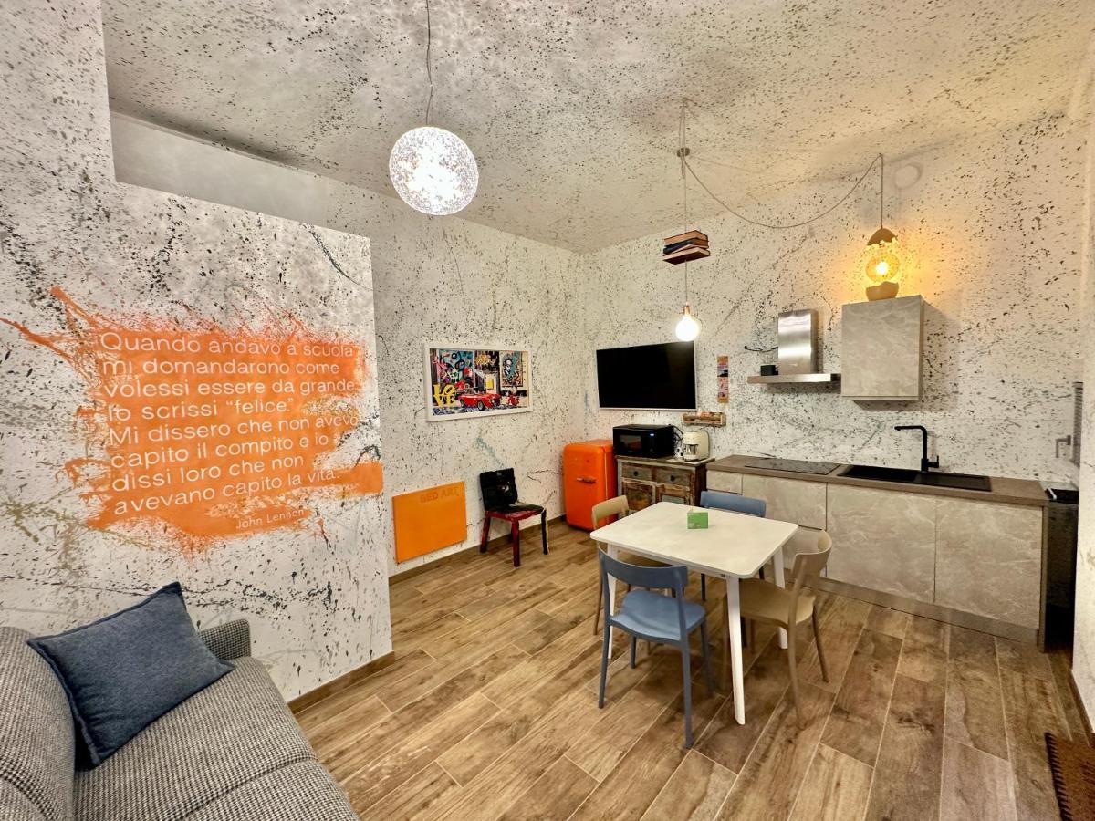 Bed Art Relaxing Suite - Appartamento Con Sauna Happiness Suite Gallery Сан-Бенедетто-дель-Тронто Экстерьер фото
